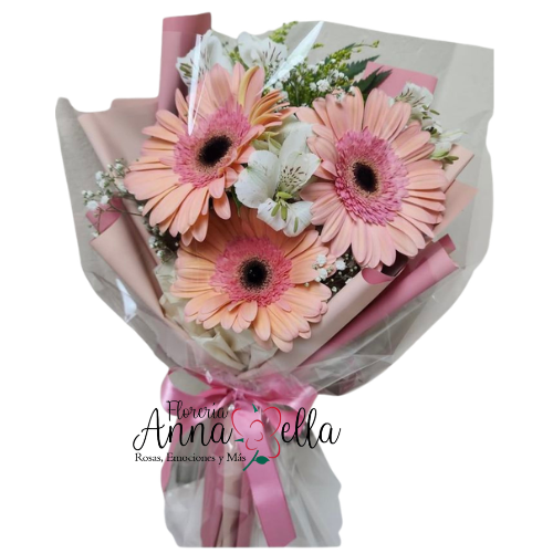 Ramo elegante de tres gerberas de colores vibrantes acompañadas de astromelias frescas y follaje verde, envuelto para regalo.